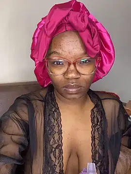 YummyMelanin117 online show from March 4, 2026, 9:54 pm