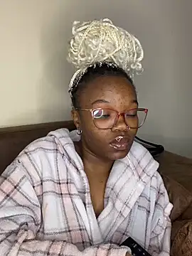 YummyMelanin117 online show from April 16, 2026, 2:34 am