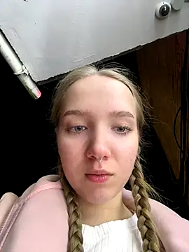 bambi lu online show from September 29, 2025, 4:45 pm