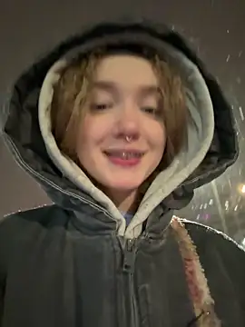 Snapshot of bambi_lu chatting on March 4, 2026, 6:36 pm bambi lu online show from March 4, 2026, 6:36 pm