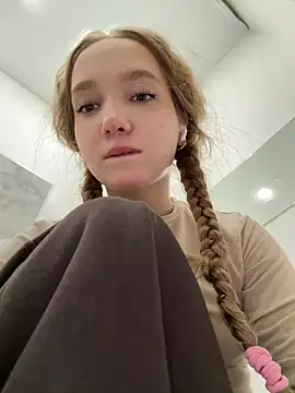 Snapshot of bambi_lu chatting on March 19, 2026, 6:34 pm bambi lu online show from March 19, 2026, 6:34 pm