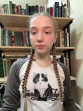 Snapshot of bambi_lu chatting on May 5, 2026, 6:38 pm bambi lu online show from May 5, 2026, 6:38 pm