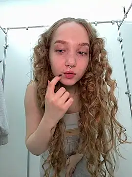 Snapshot of bambi_lu chatting on May 6, 2026, 4:45 pm bambi lu online show from May 6, 2026, 4:45 pm