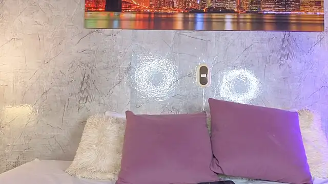 zaraquiinn online show from April 8, 2026, 2:28 pm