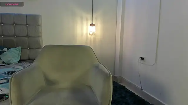 samxx muscle online show from November 14, 2025, 1:43 pm