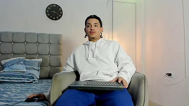 samxx muscle online show from January 7, 2026, 2:19 pm