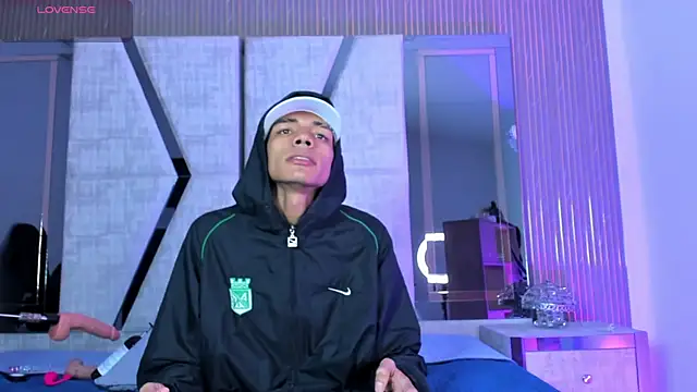 candyandmarilyn online show from April 17, 2026, 9:18 pm