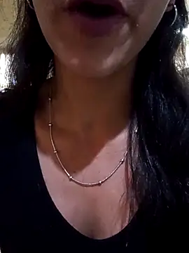 Camilitah online show from March 9, 2026, 6:23 pm