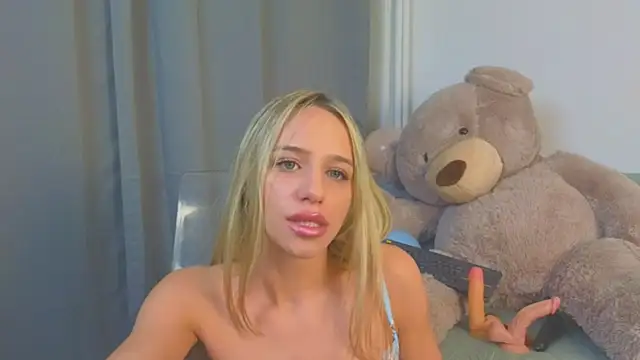 MellisaKim online show from December 13, 2025, 10:59 pm