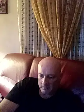 Alexis Bull online show from September 14, 2025, 9:58 pm