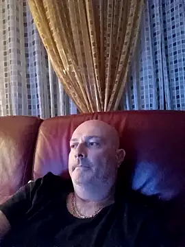 Alexis Bull online show from October 15, 2025, 10:21 pm