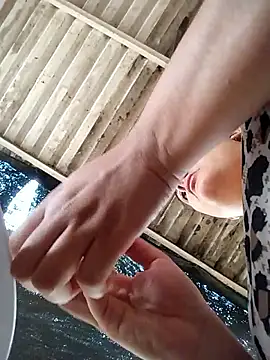 Snapshot of carlafox05 chatting on December 22, 2025, 2:14 pm carlafox05 online show from December 22, 2025, 2:14 pm