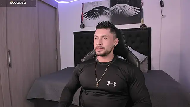 santi aesthetic online show from October 24, 2025, 3:36 am