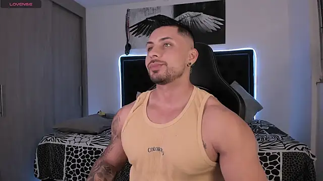 Snapshot of santi_aesthetic chatting on June 5, 2026, 4:08 am santi aesthetic online show from June 5, 2026, 4:08 am