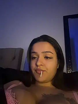 Manu 2002  online show from May 29, 2026, 2:42 am
