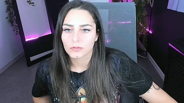 ValeriiMills online show from October 21, 2025, 2:29 pm