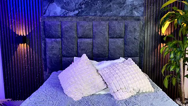 Lenna s online show from September 19, 2025, 10:10 pm