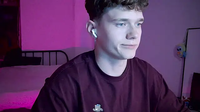 DanyDavis online show from September 17, 2025, 8:43 pm