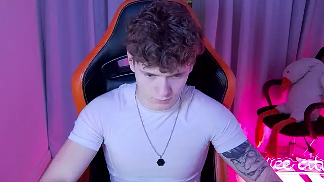 DanyDavis online show from April 12, 2026, 4:45 pm