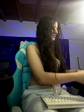 Snapshot of venusgh_ chatting on October 10, 2025, 4:11 am venusgh  online show from October 10, 2025, 4:11 am