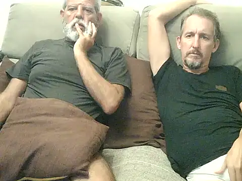 CasalcwBR online show from April 8, 2026, 10:32 pm