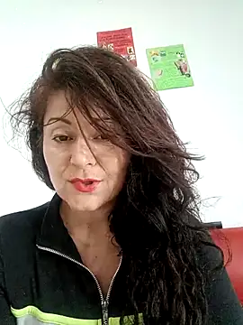 Snapshot of lunadicty chatting on February 13, 2025, 10:11 pm lunadicty online show from February 13, 2025, 10:11 pm