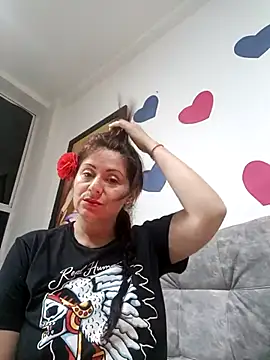 Snapshot of lunadicty chatting on February 16, 2025, 1:03 am lunadicty online show from February 16, 2025, 1:03 am