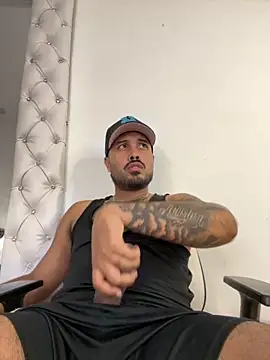 PapiStan online show from December 5, 2025, 4:21 am