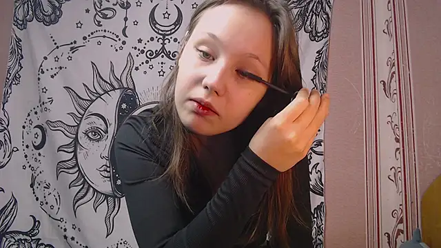 Snapshot of Thighswithspikes chatting on September 19, 2025, 8:05 am Thighswithspikes online show from September 19, 2025, 8:05 am