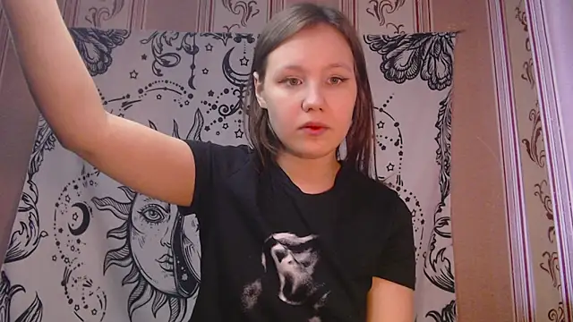 Snapshot of Thighswithspikes chatting on October 2, 2025, 8:10 am Thighswithspikes online show from October 2, 2025, 8:10 am