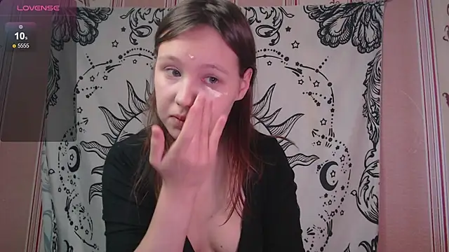 Snapshot of Thighswithspikes chatting on October 31, 2025, 9:21 am Thighswithspikes online show from October 31, 2025, 9:21 am