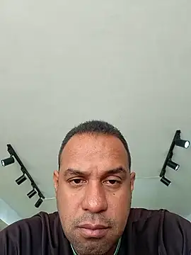 elnegro707070 online show from January 8, 2026, 1:02 pm