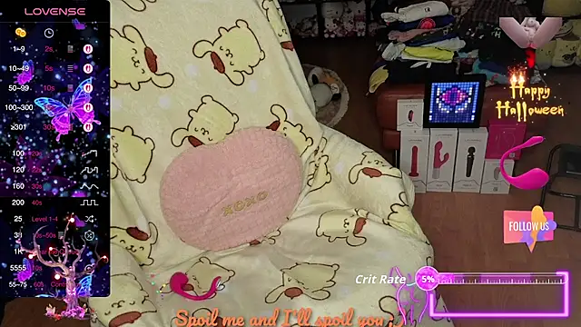 w3tkittty online show from October 31, 2025, 3:51 am