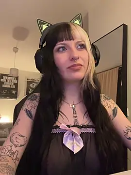 Snapshot of kittlunixx chatting on March 24, 2026, 5:18 pm kittlunixx online show from March 24, 2026, 5:18 pm