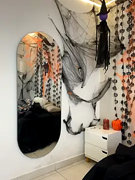 Kariina  69 online show from November 4, 2025, 3:27 am