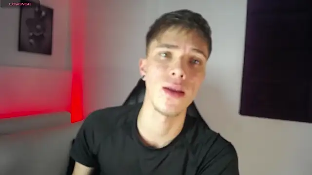 Snapshot of Robbin_Blaze chatting on February 5, 2026, 4:17 am Robbin Blaze online show from February 5, 2026, 4:17 am