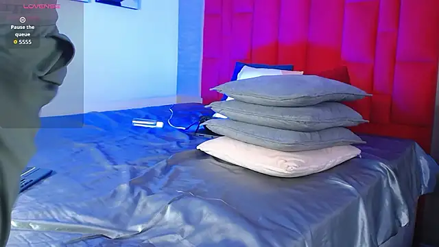 Snapshot of Robbin_Blaze chatting on March 2, 2026, 11:00 pm Robbin Blaze online show from March 2, 2026, 11:00 pm