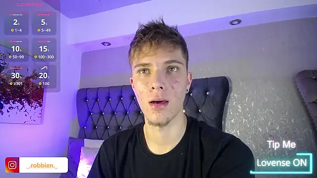 Snapshot of Robbin_Blaze chatting on March 10, 2026, 5:12 am Robbin Blaze online show from March 10, 2026, 5:12 am