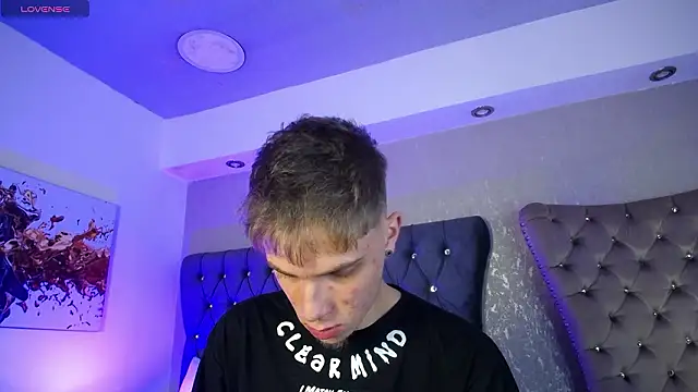 Snapshot of Robbin_Blaze chatting on March 12, 2026, 5:02 am Robbin Blaze online show from March 12, 2026, 5:02 am