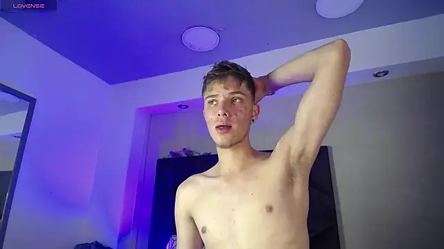 Snapshot of Robbin_Blaze chatting on March 15, 2026, 1:55 am Robbin Blaze online show from March 15, 2026, 1:55 am