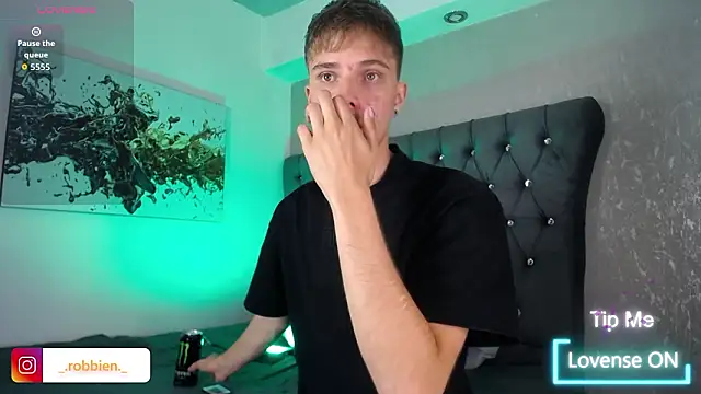 Snapshot of Robbin_Blaze chatting on March 22, 2026, 5:22 am Robbin Blaze online show from March 22, 2026, 5:22 am