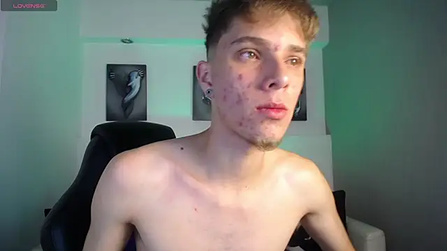 Snapshot of Robbin_Blaze chatting on March 26, 2026, 5:13 am Robbin Blaze online show from March 26, 2026, 5:13 am