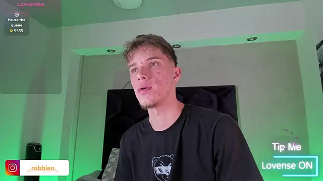 Snapshot of Robbin_Blaze chatting on March 28, 2026, 4:56 am Robbin Blaze online show from March 28, 2026, 4:56 am