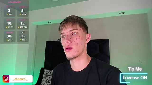 Snapshot of Robbin_Blaze chatting on April 9, 2026, 4:56 am Robbin Blaze online show from April 9, 2026, 4:56 am