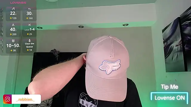 Snapshot of Robbin_Blaze chatting on April 9, 2026, 6:19 am Robbin Blaze online show from April 9, 2026, 6:19 am