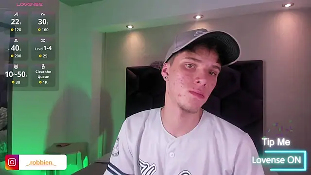 Snapshot of Robbin_Blaze chatting on April 13, 2026, 4:29 am Robbin Blaze online show from April 13, 2026, 4:29 am