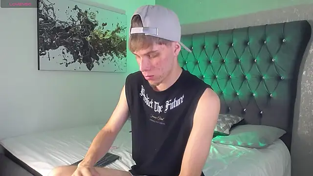 Snapshot of Robbin_Blaze chatting on April 16, 2026, 4:57 am Robbin Blaze online show from April 16, 2026, 4:57 am