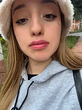 Baby  Otaku online show from February 24, 2026, 10:41 pm