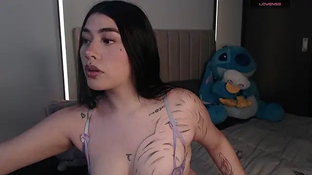 Snapshot of Hell_luna chatting on November 24, 2025, 6:07 pm Hell luna online show from November 24, 2025, 6:07 pm