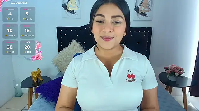 Ariana F W online show from November 20, 2025, 1:33 pm